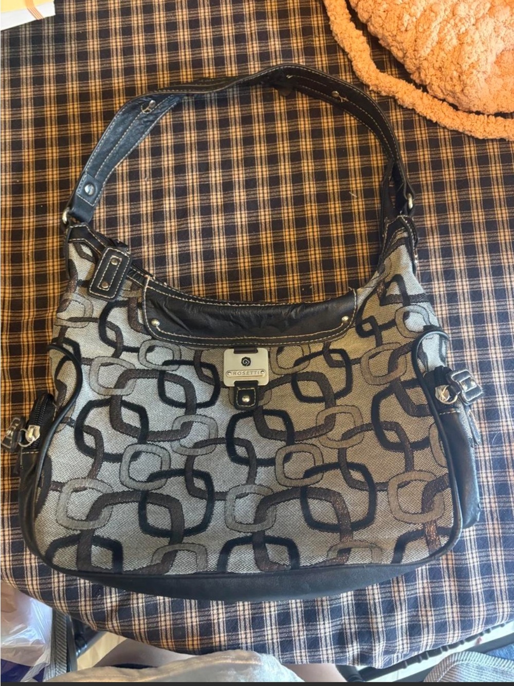 Gray Chain-Pattern Shoulder Bag